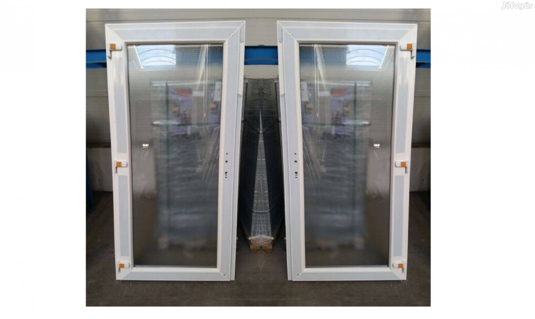 Tele üveges bejárati ajtó akár egyedi méretben is 88x198, 95x205