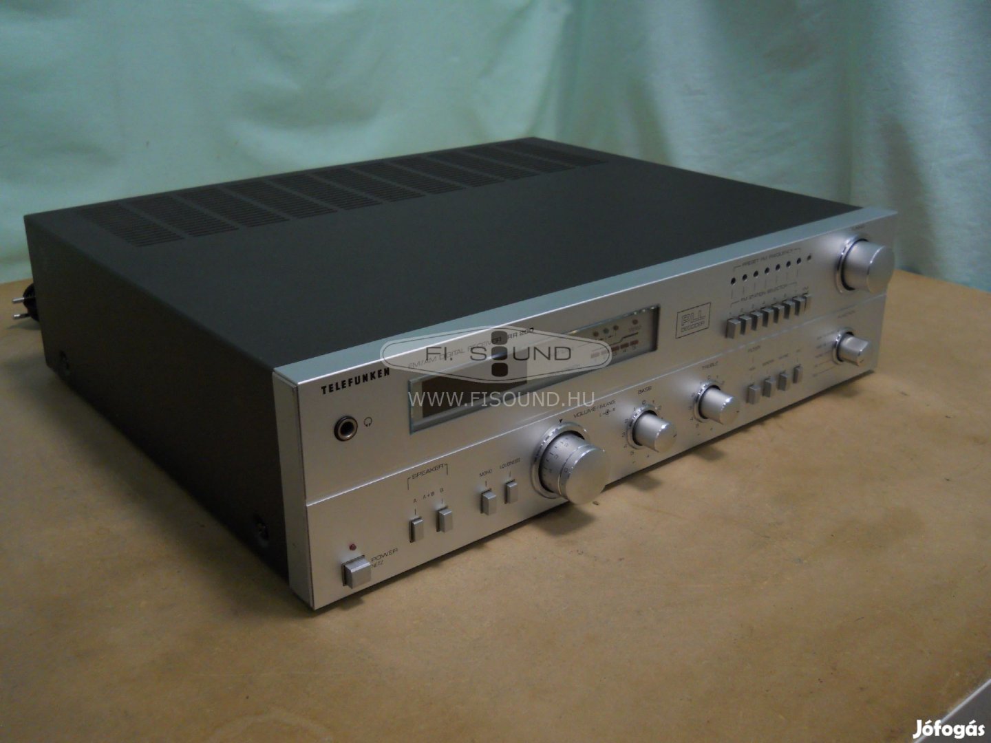 Telefunken RR 200 , (1.) 2x80W,4-16 ohm,4 hangfalas sztereo rádiós
