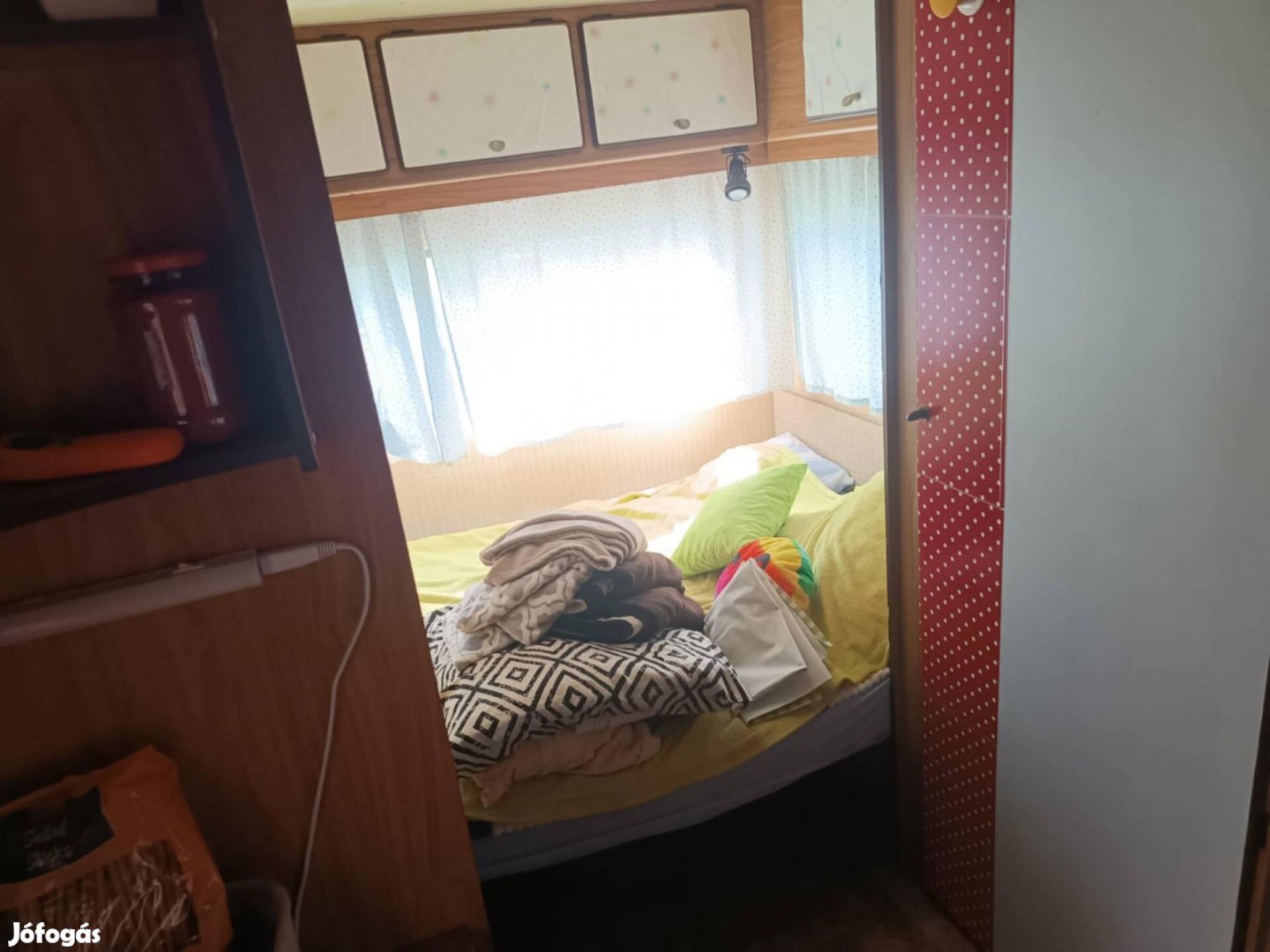 Telepítésre Knaus Luxus 485 lakókocsi