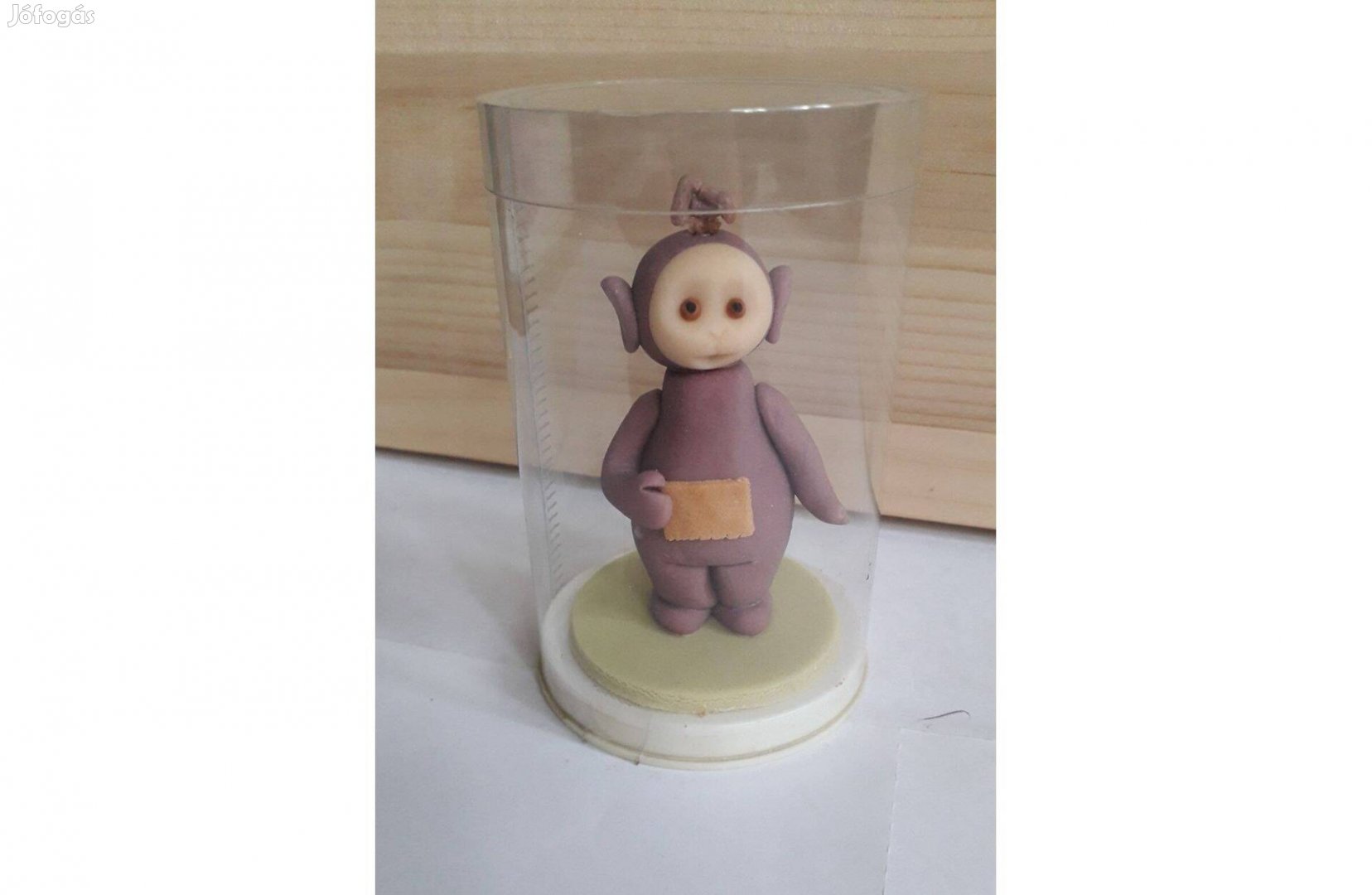 Teletabi Tinky Winky marcipán figura dekoráció nem fogyasztható 8 cm