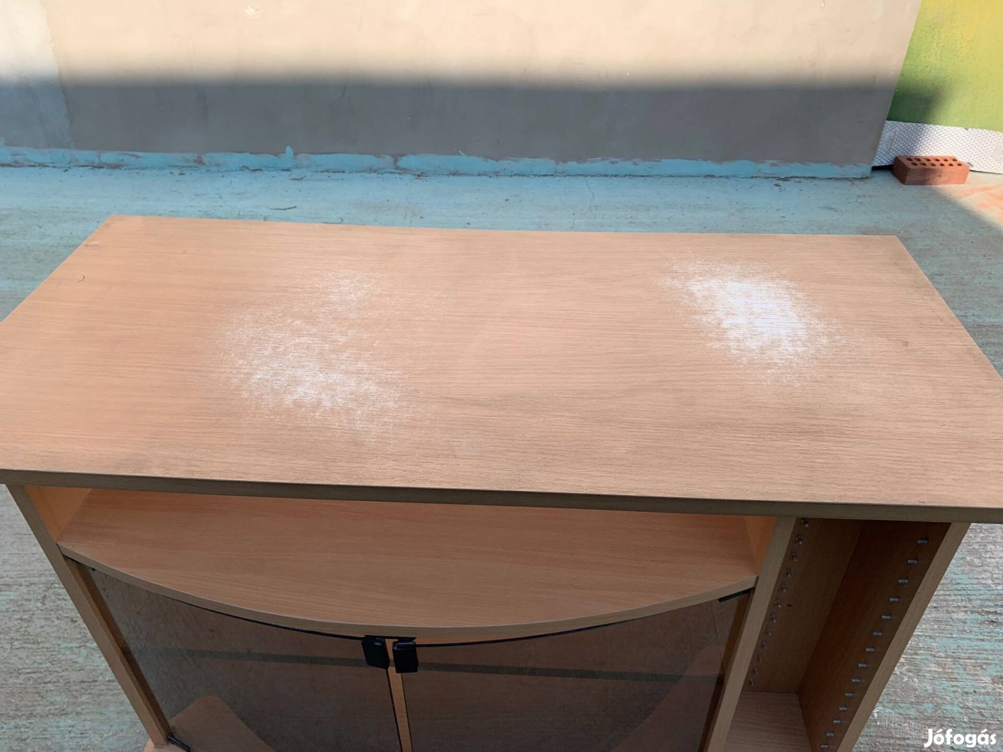 Televízió állvány. Ár 2900.- forint