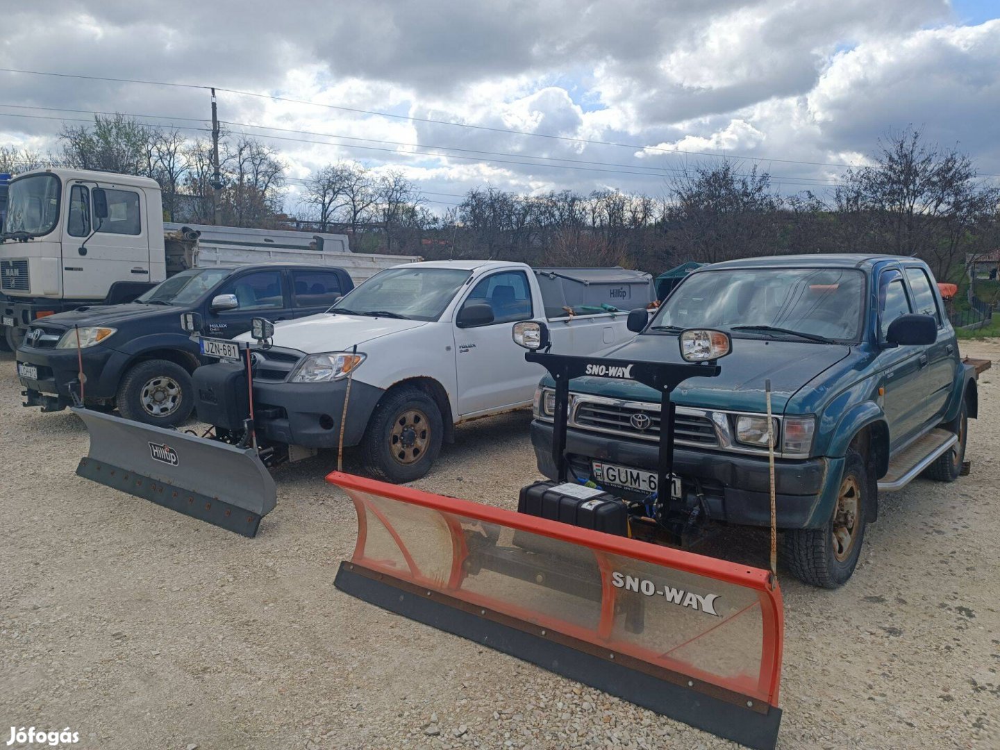 Téli Hóeltakarító És Síkosságmentesítő Gépek Toyota Hilux, Unimog