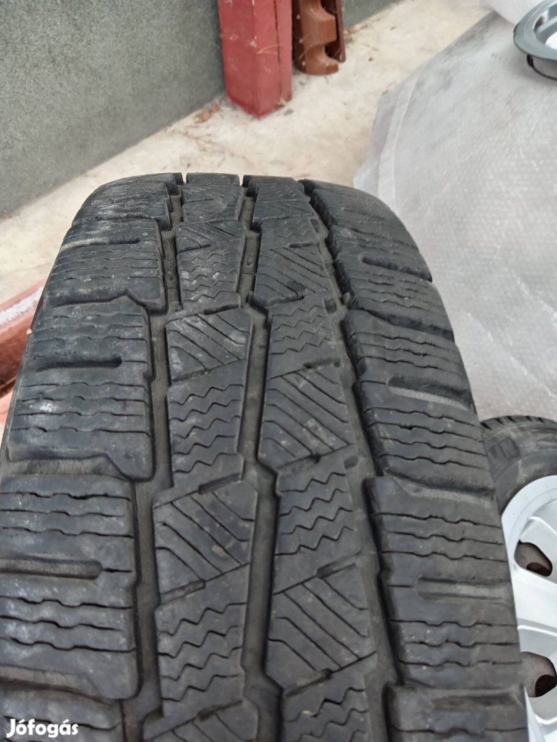 Téli Michelin Alpin erősitett C kerék szett. 