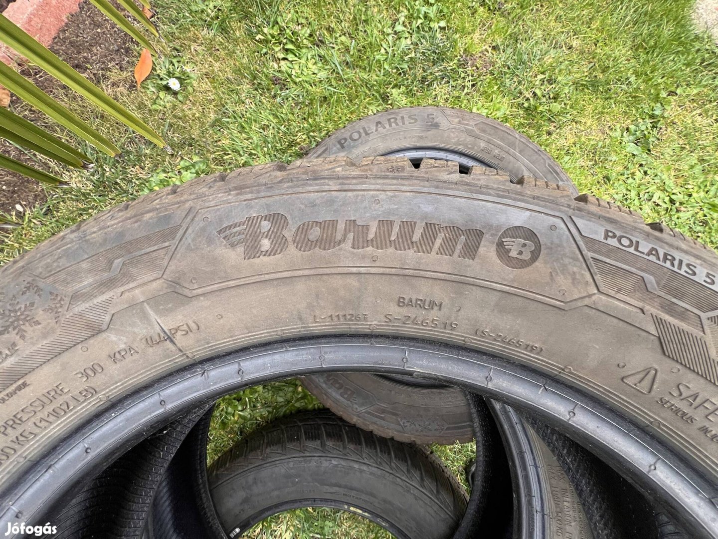 Téli autó gumi szett Barum