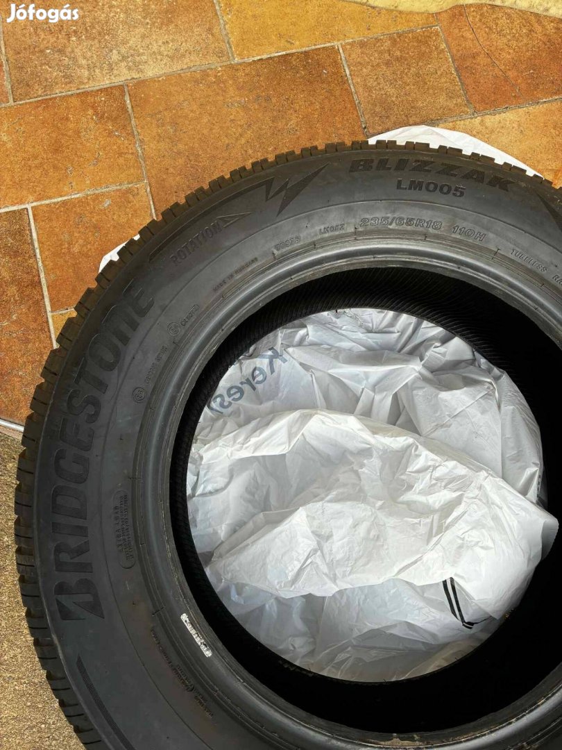 Téli autógumi 235/65R18