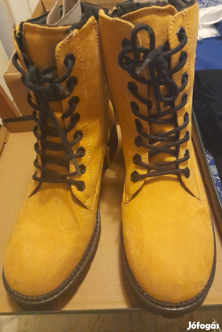 Téli bélelt női bakancs, új, 39-es