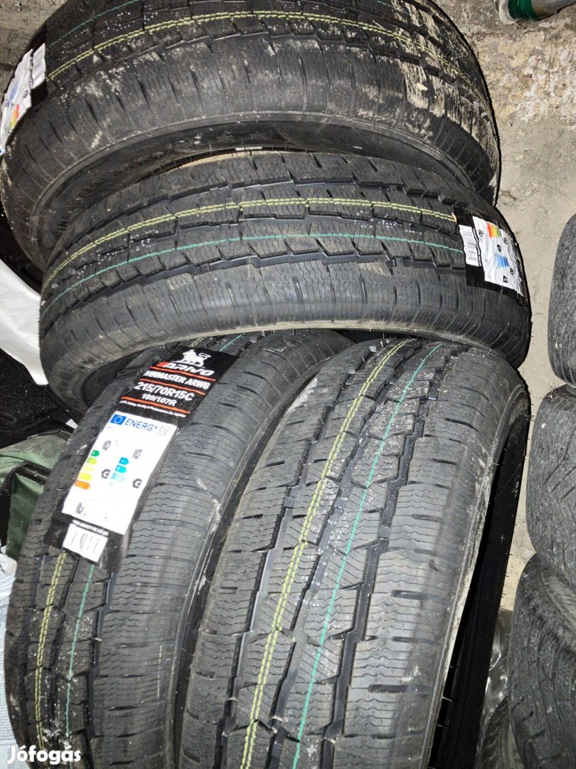 Téli gumi 215/70r/15C új