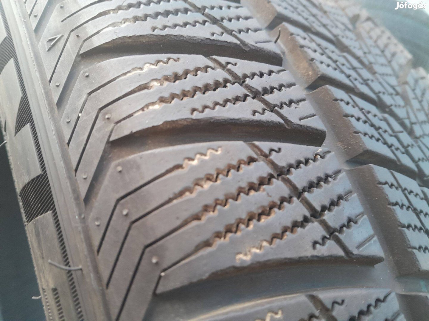 Téli gumi 225/45 R19 Minerva vadonat újszerű 4 db