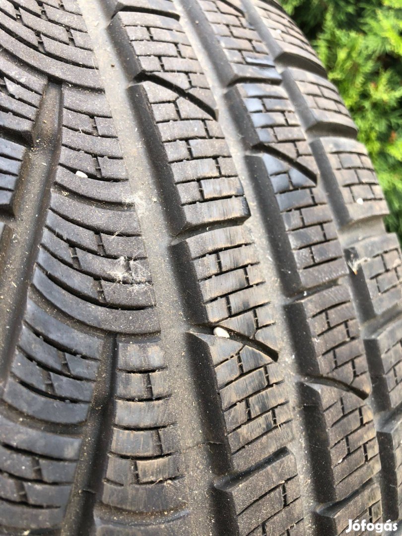 Téli gumi 235/55 R18 Pirelli !