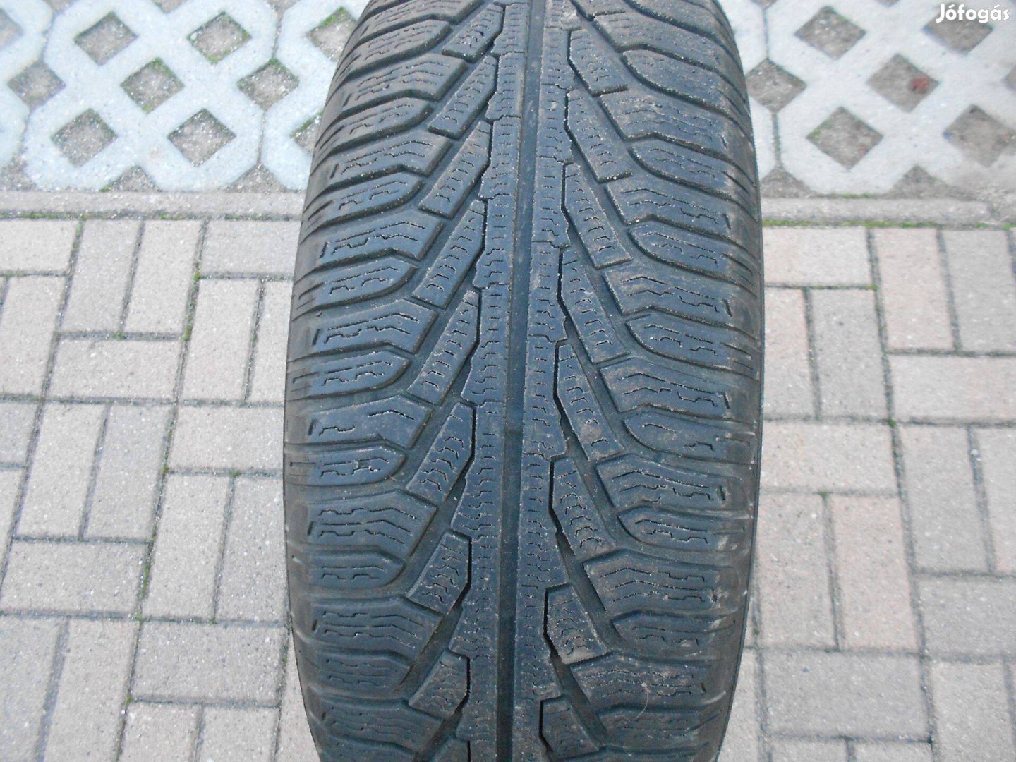 Téli gumi 235-60-18 uniroyal