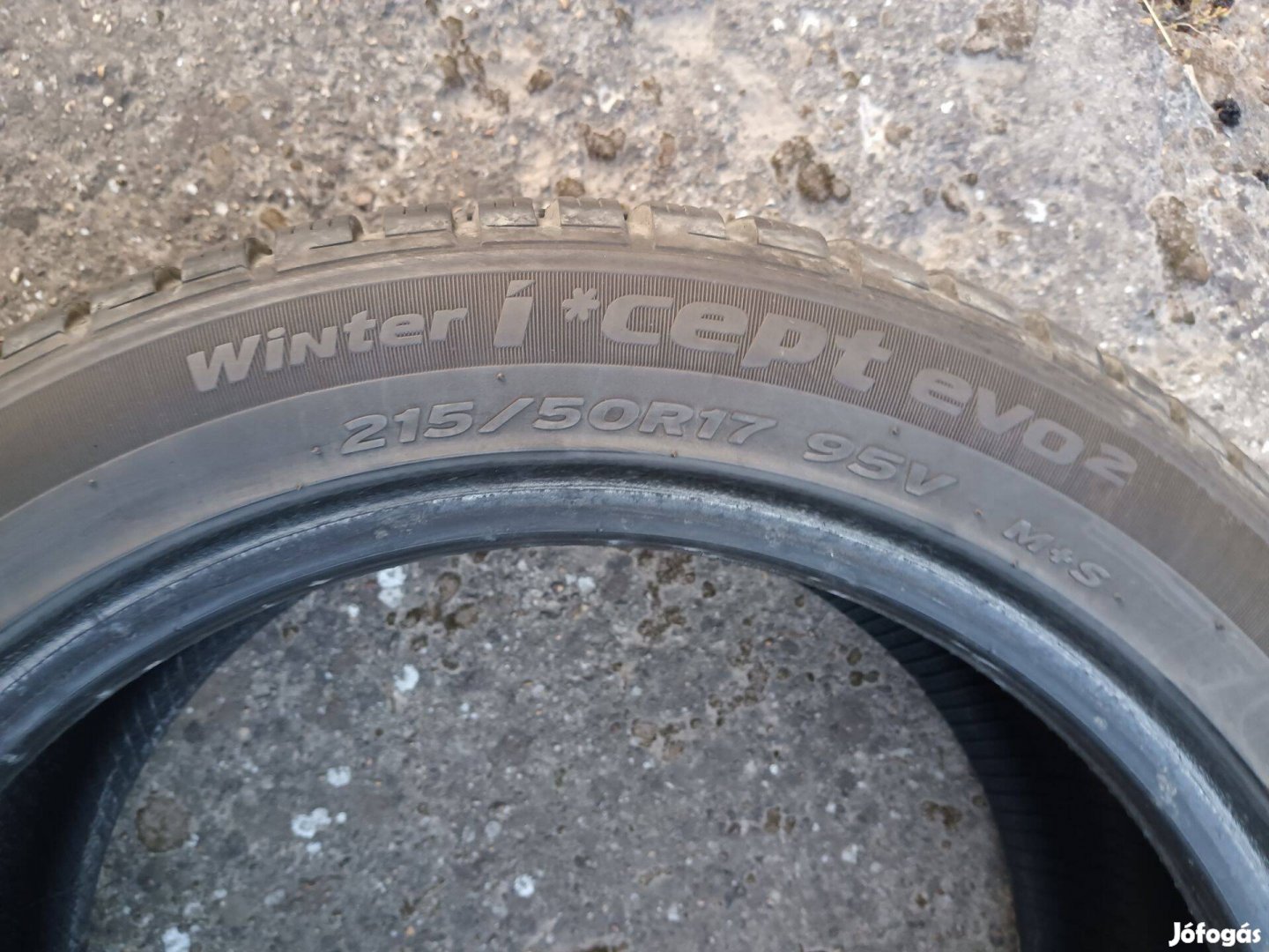 Téli gumi 4 db 215/50 R17 Hankook Winter icept evo2