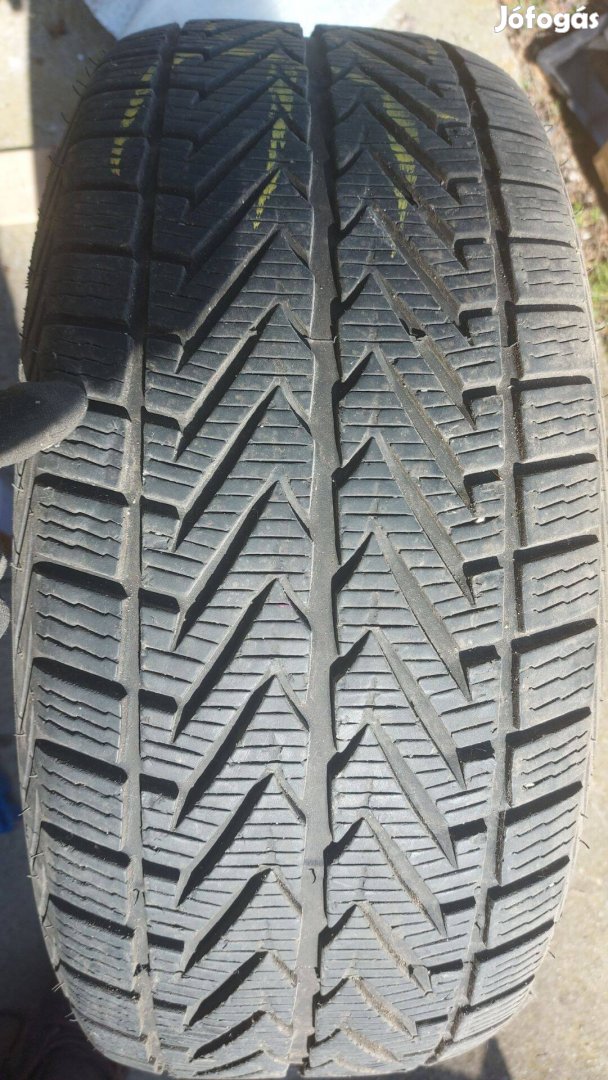 Téli gumi 4db 29eFt 90% profil 225/55R16 Vredestein Siófokról