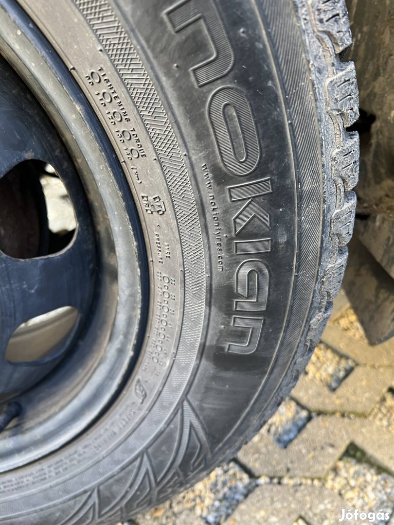 Téli gumi Nokian. 