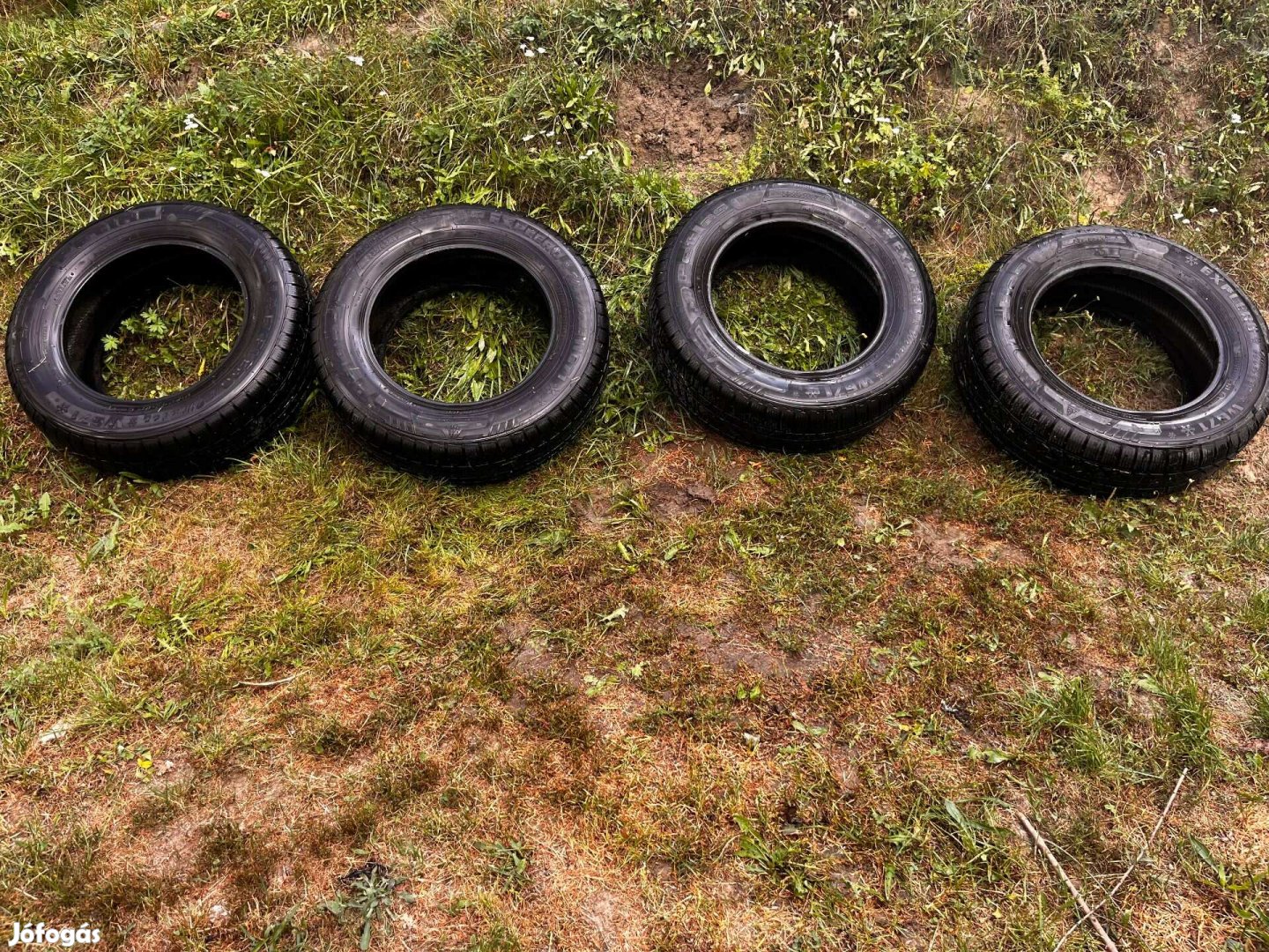 Téli gumi Petlas Explero 235/65R17