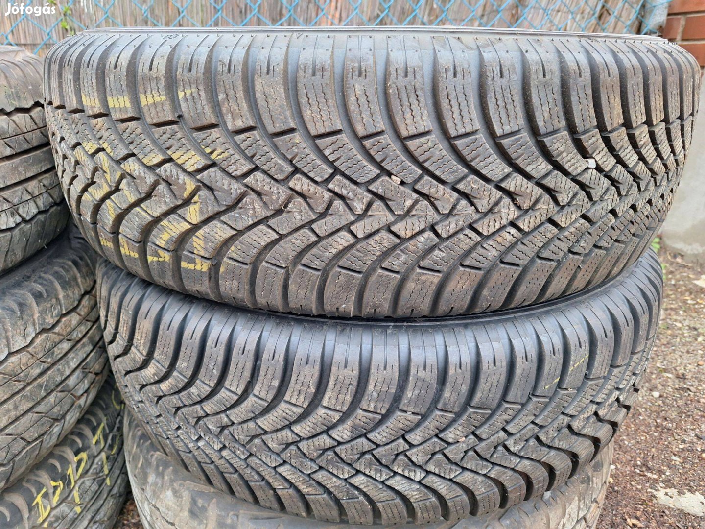 Téli gumi , 245/70 R16 terepjáró gumi