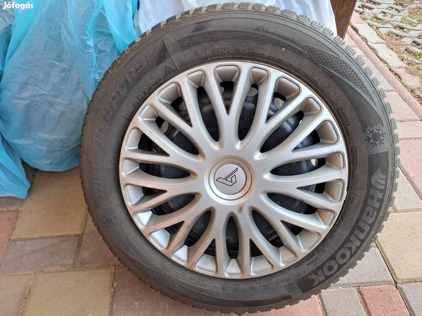 Téli gumi acél felni Hankook 185 / 65 R15 88T, 6Jx15 ET47