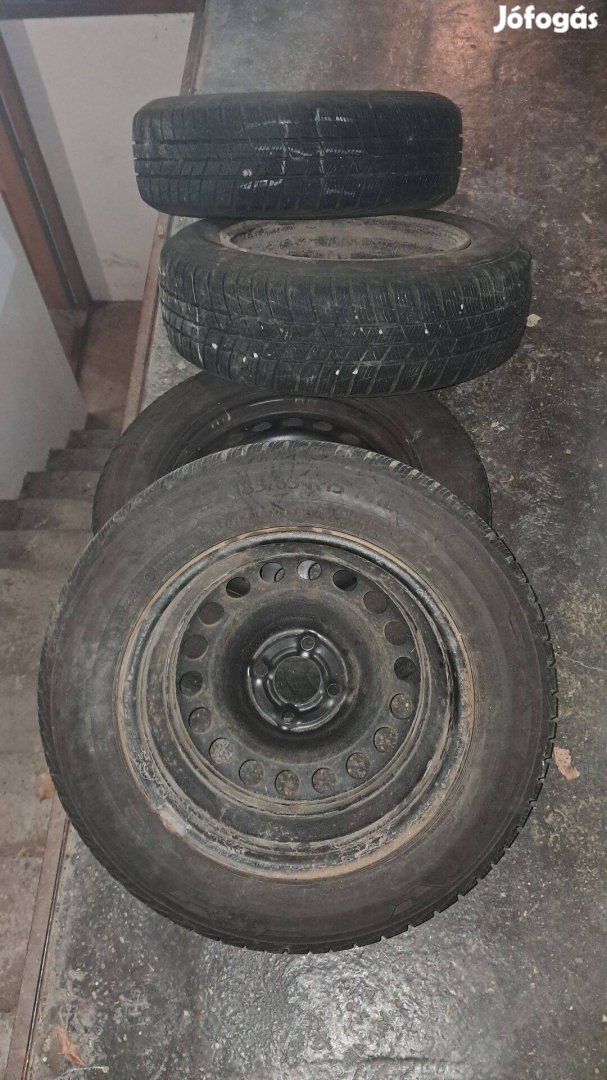 Téli gumi felnin 185/65 R15 T 4db