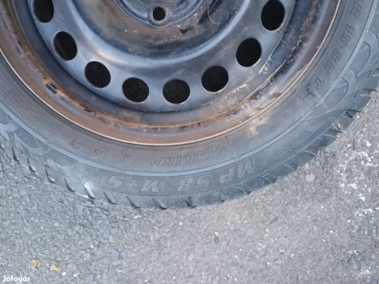 Téli gumi felnin, G Astra