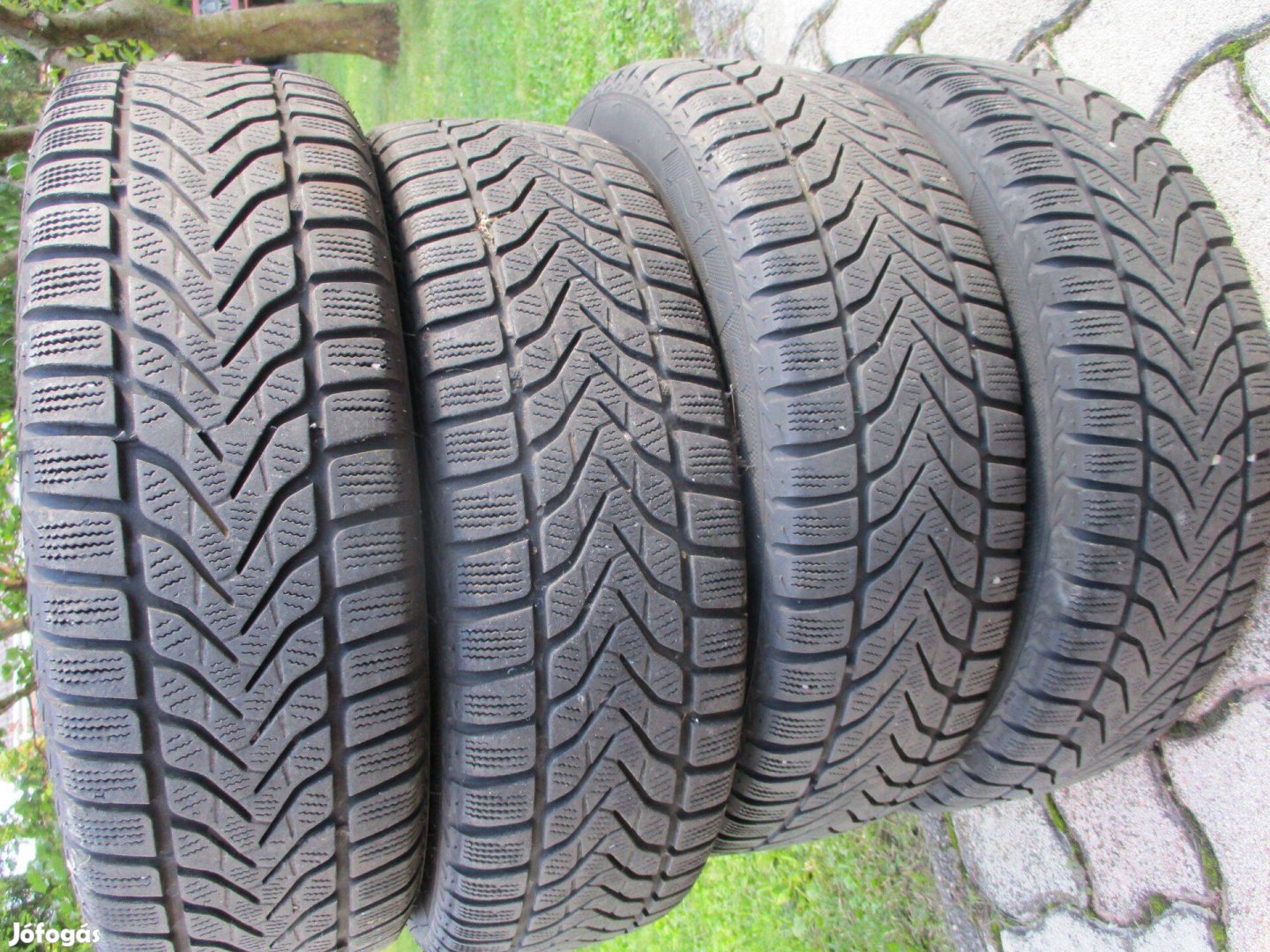 Téli gumi felnire szerelve, 165/65R14 komplett,