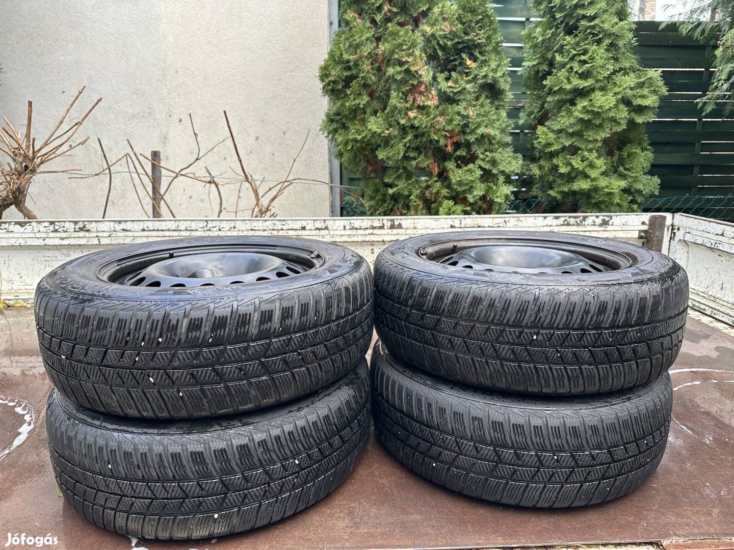 Téli gumi felnivel 4 db Barum polaris