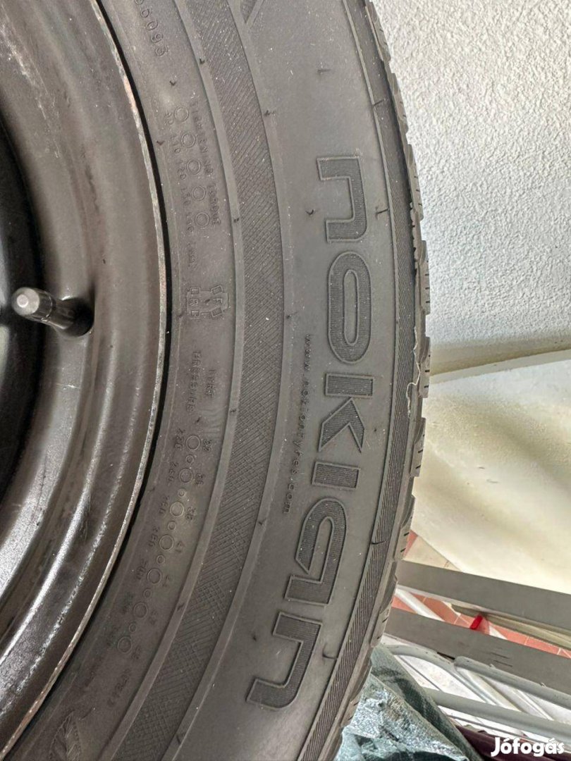Téli gumi felnivel és disztárcsával eladó 