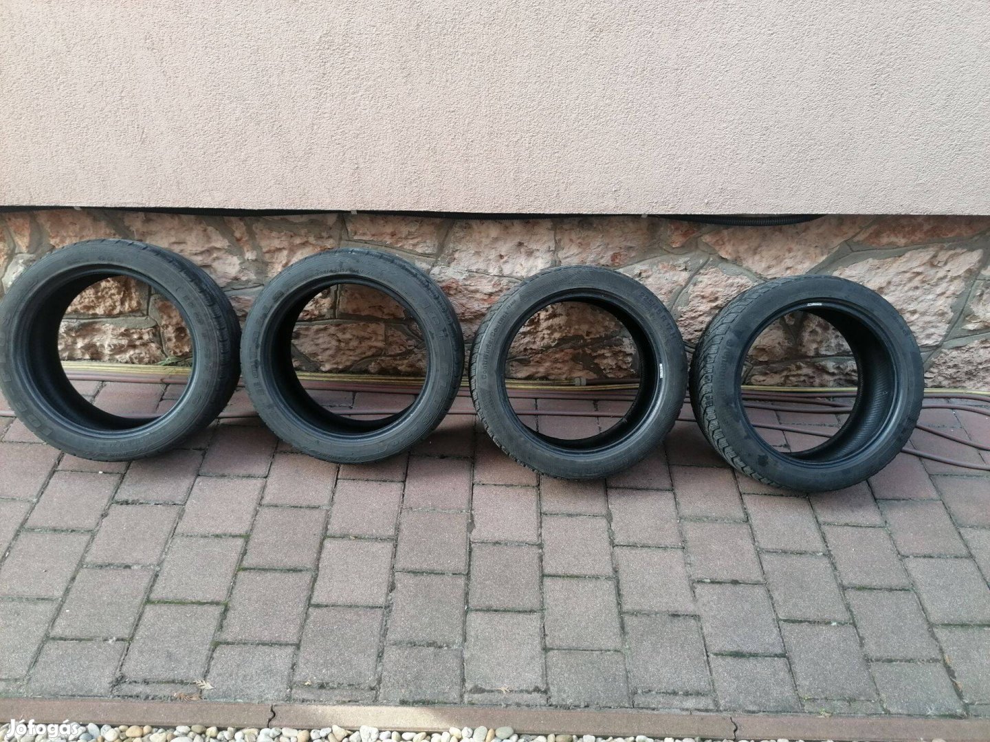 Téli gumi garnitúra Continental Rotalla 225/45/17