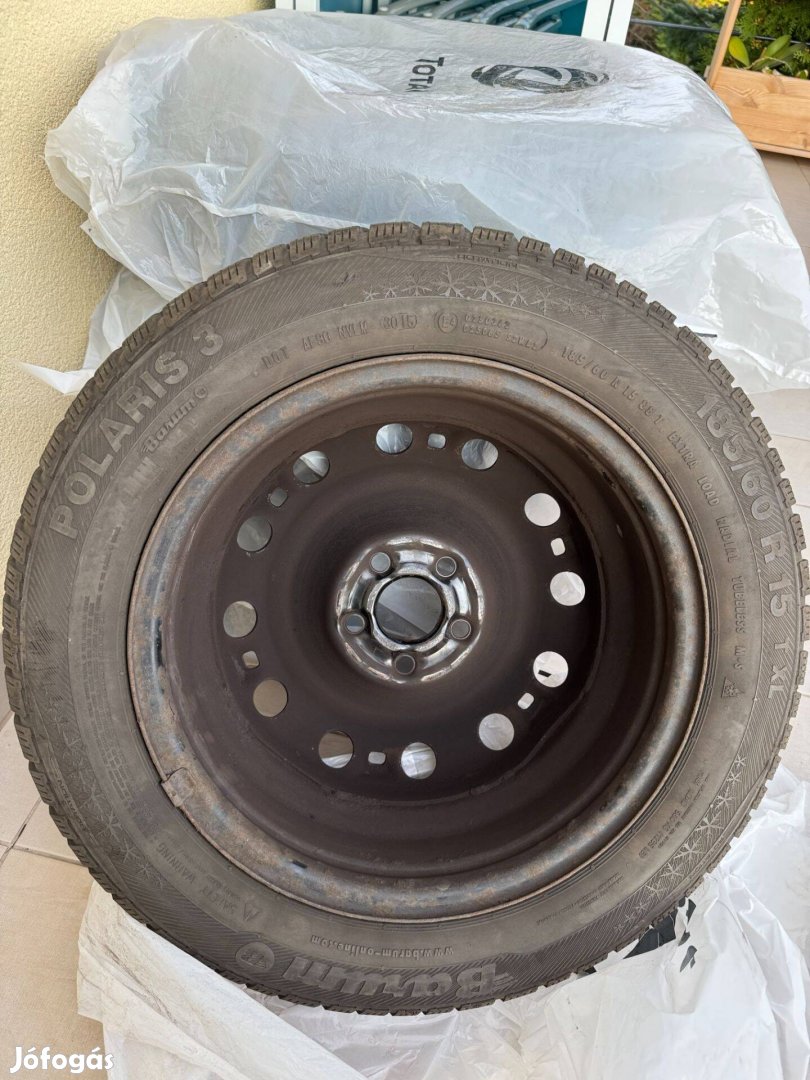 Téli gumi lemezfelnivel 185/60 R15 4DB