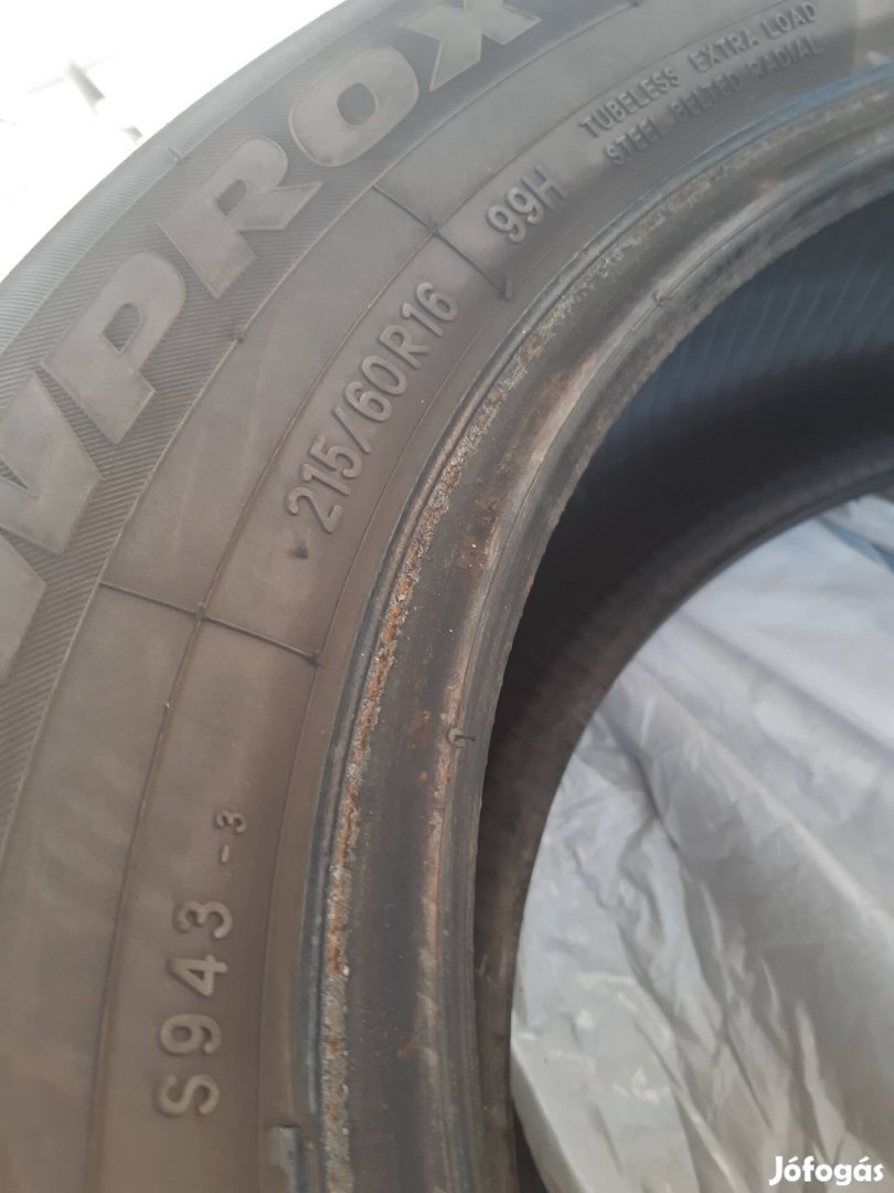 Téli gumi szett 215/60R16