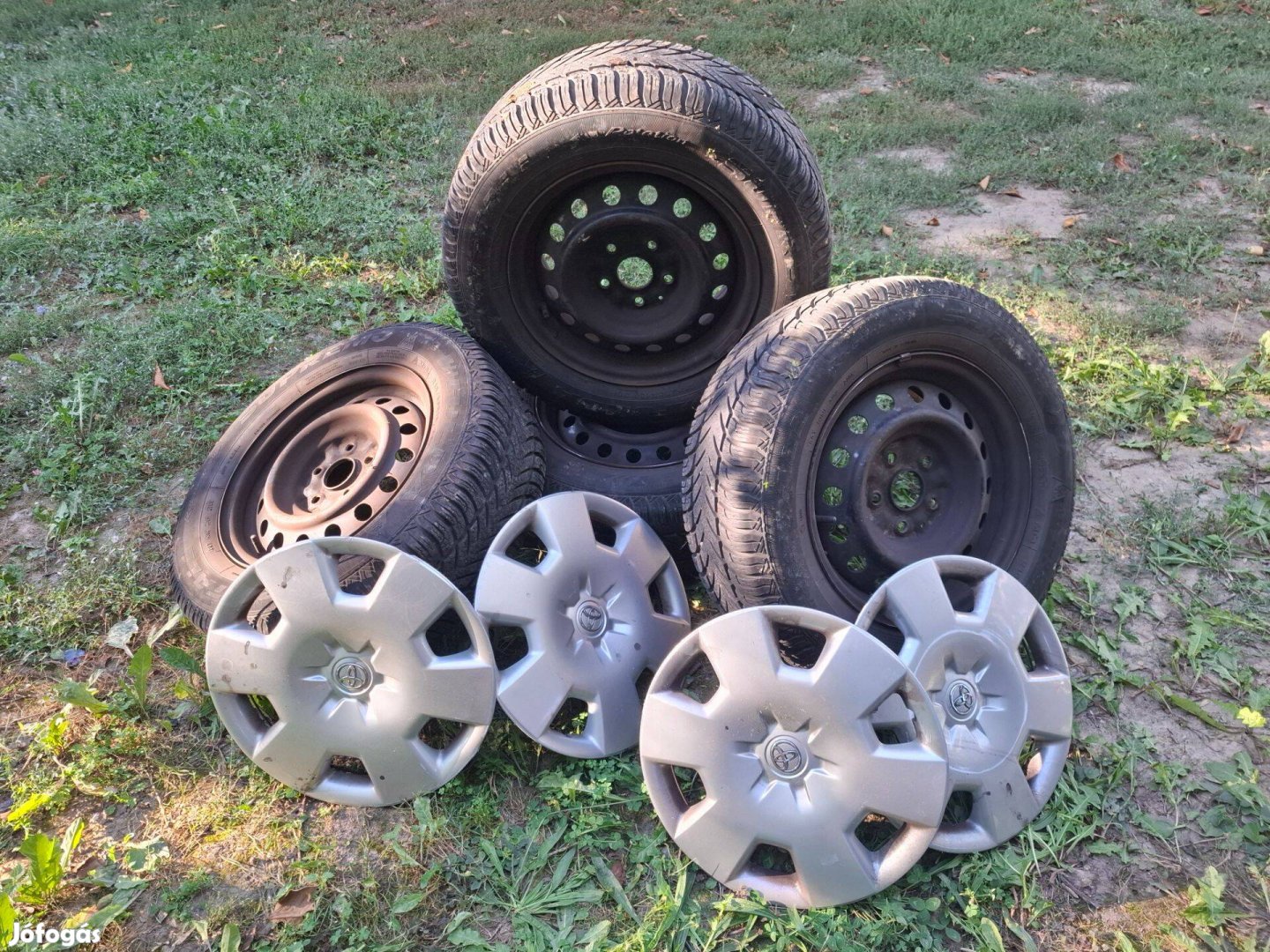 Téli gumi szett Toyota dísztárcsával