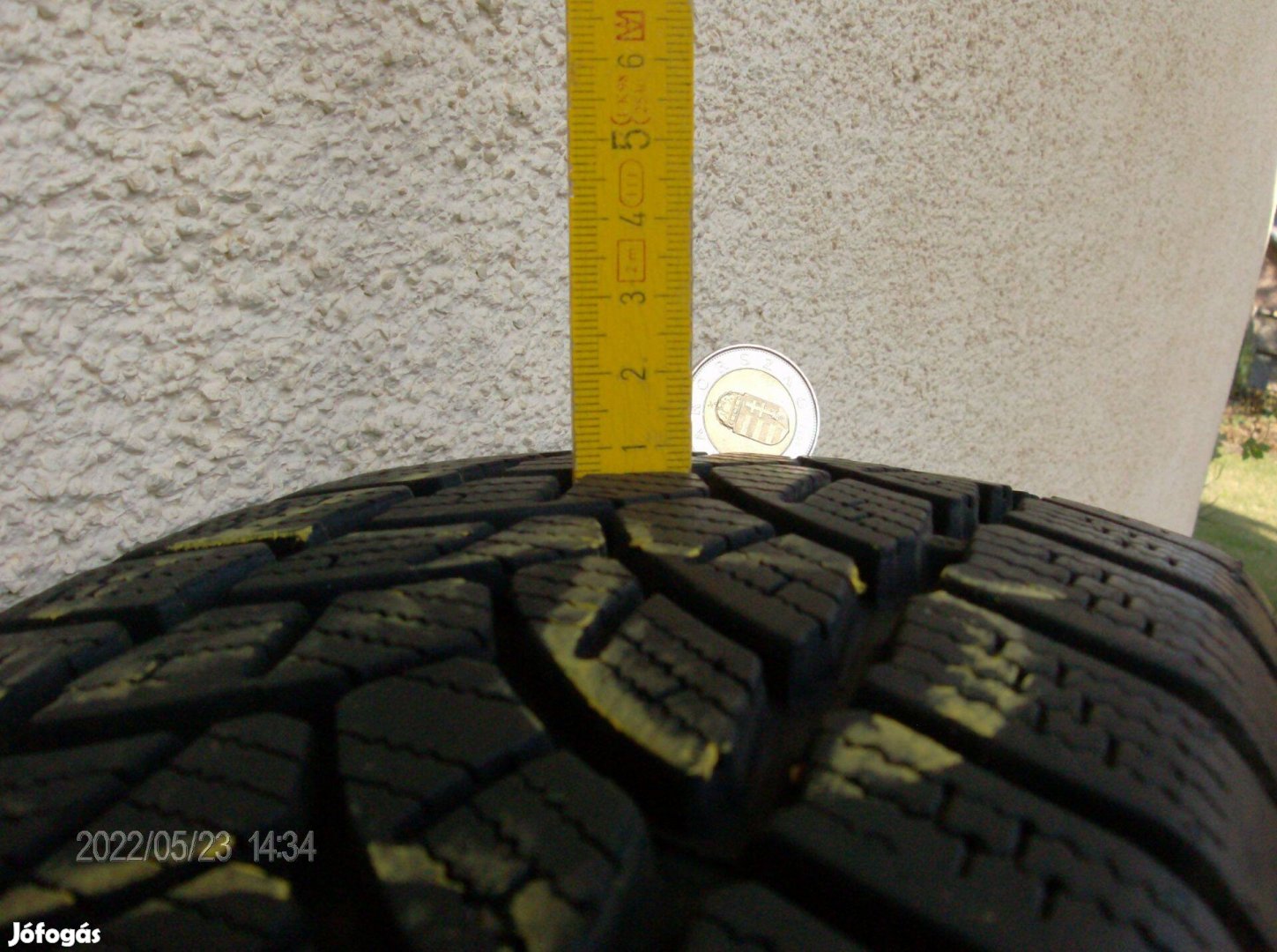 Téli gumi szett eladó 175/65 R15 , 84T, 6,5mm bordamélység, jó állapot