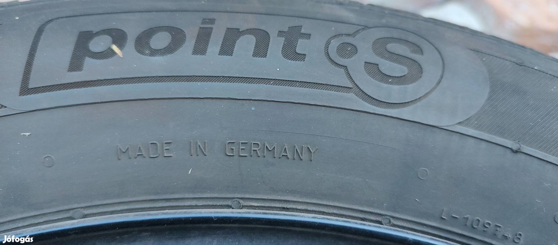 Téli gumi szett feketére porszórt lemezfelnikkel