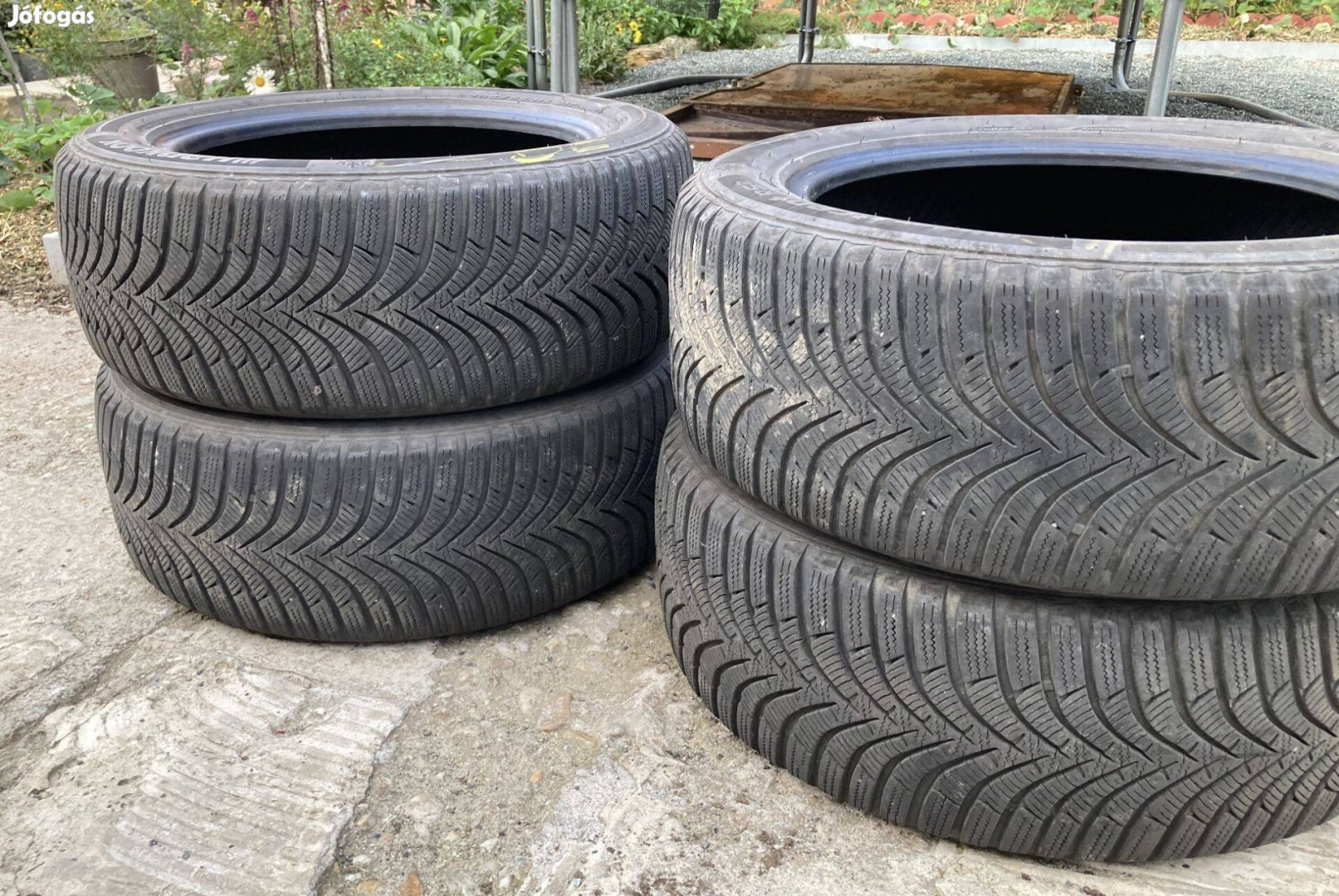 Téli gumiabroncs szett - 205/55 R16 - Hankook