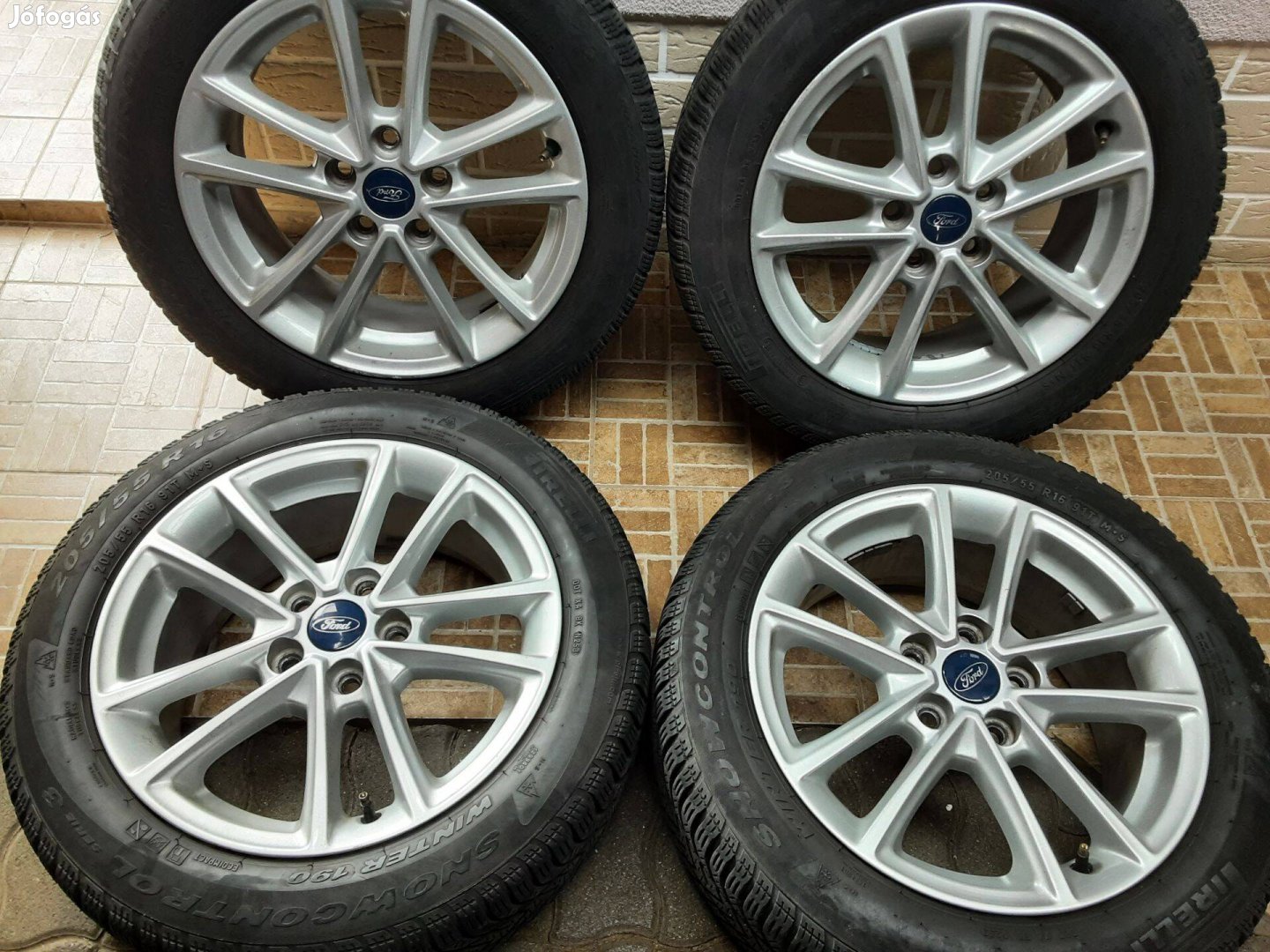 Téli gumigarnitúra Ford felnikkel