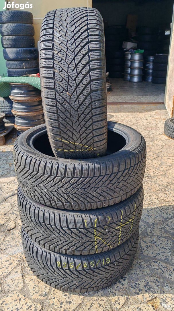 Téli gumik 225/45 R18 - Pirelli