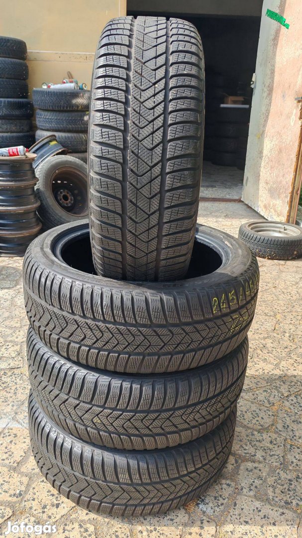 Téli gumik - 245/45 R19 - Pirelli RSC