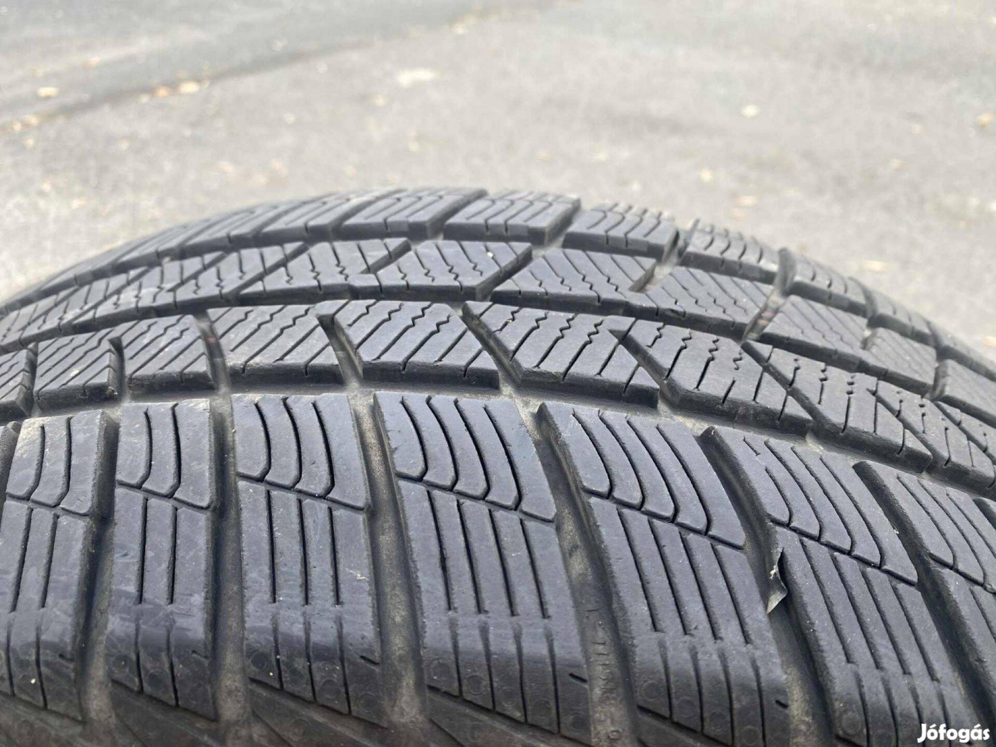 Téli gumik eladók