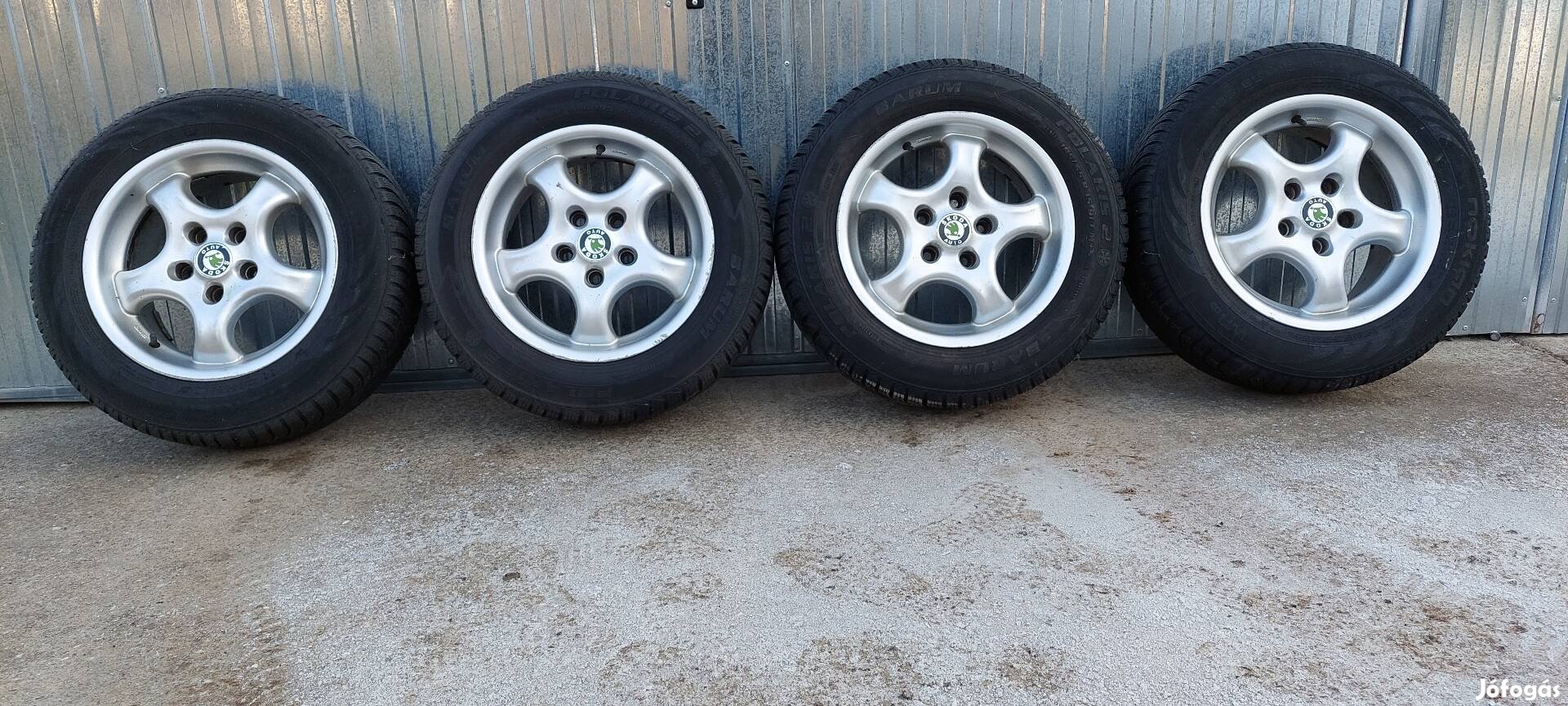 Téli gumival szerelt alufelni