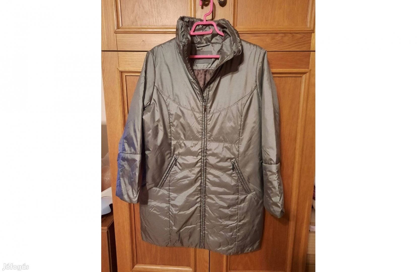 Téli kabát szép világos kakaódrapp szín 40-es,M102,hosz88cm