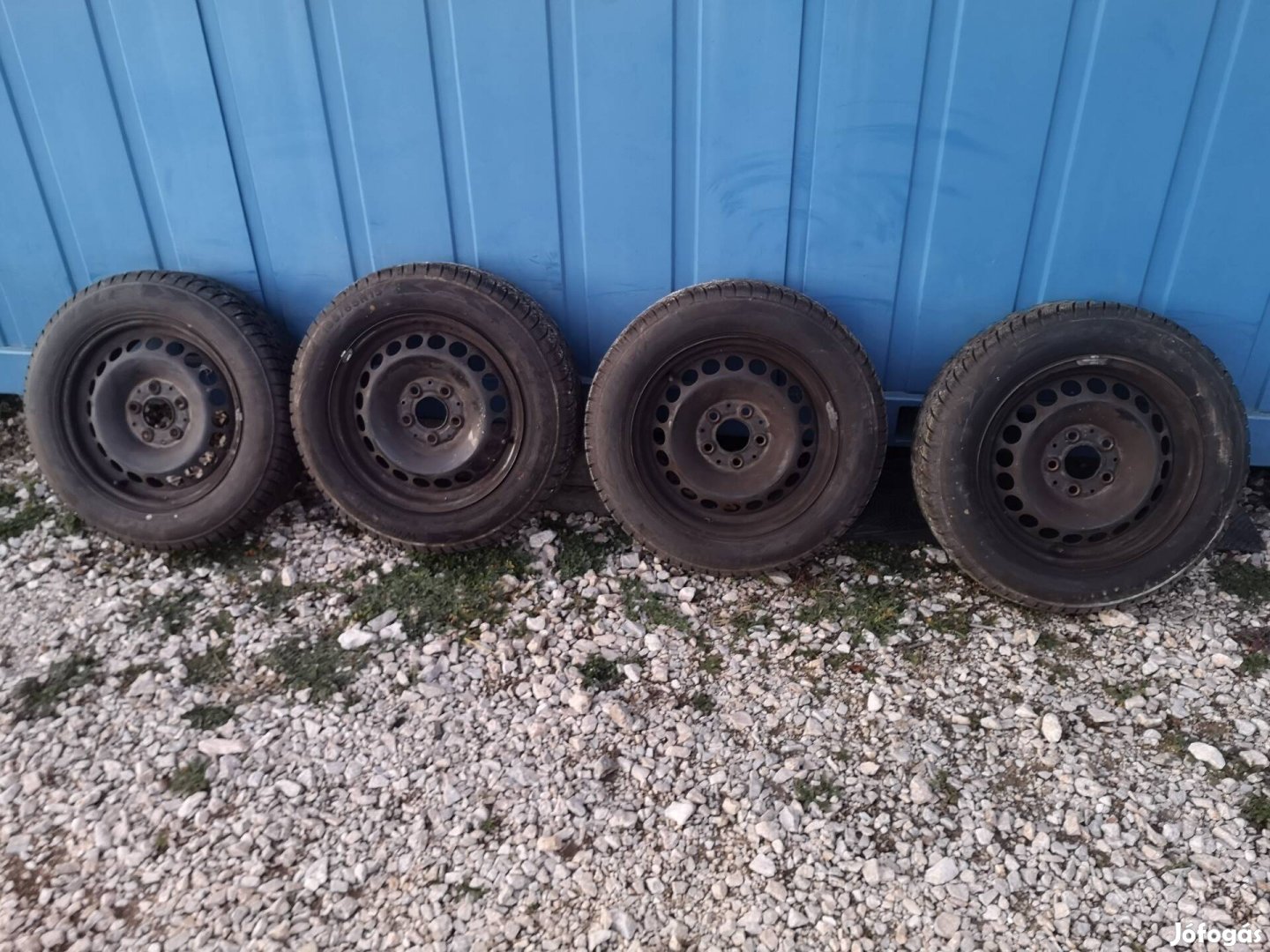 Téli kerék Mercedes A, B 1 éves gumikkal 5x112 lemez felni