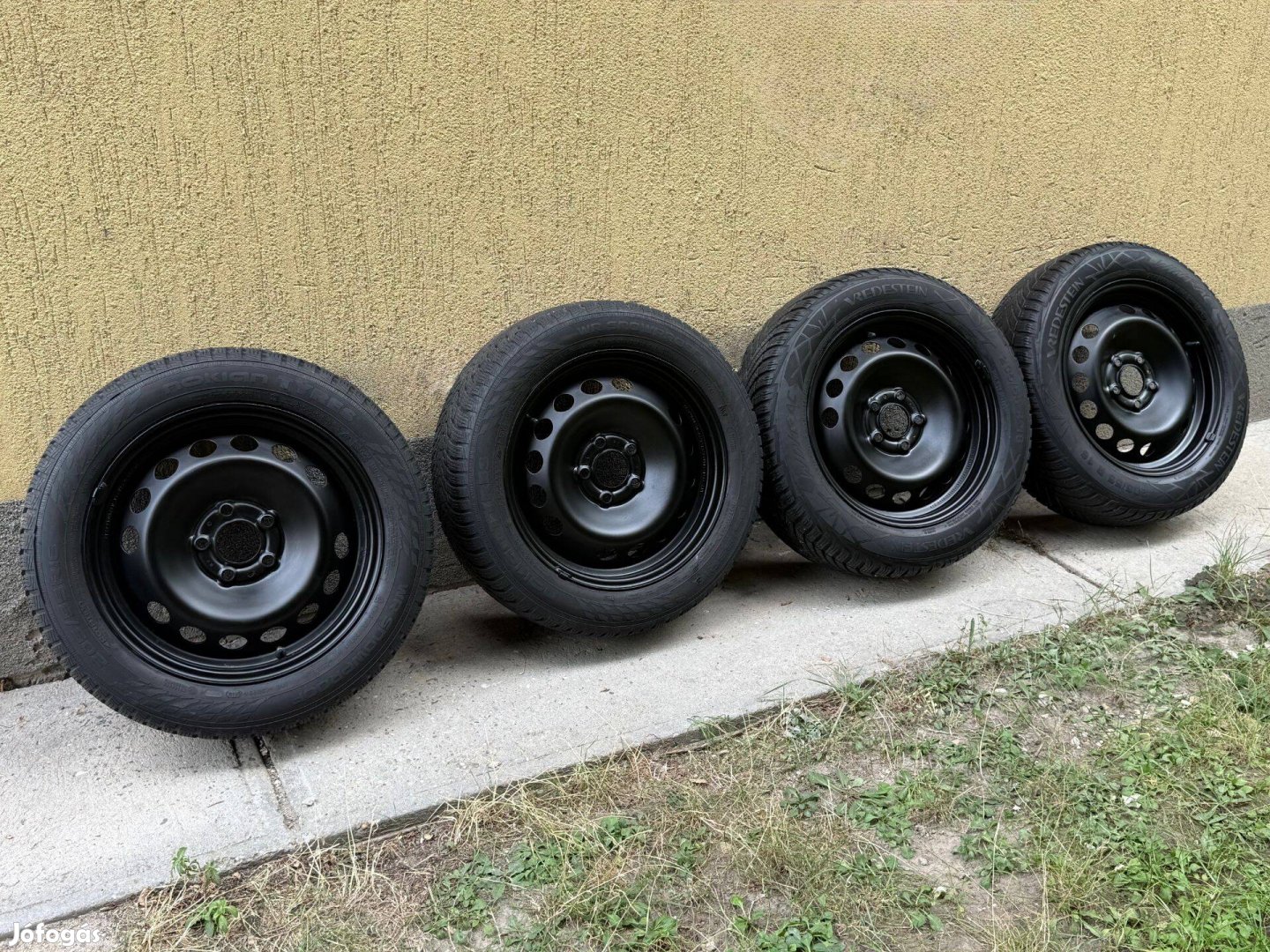 Téli kerék szett acélfelnin 5x108 16" eladó