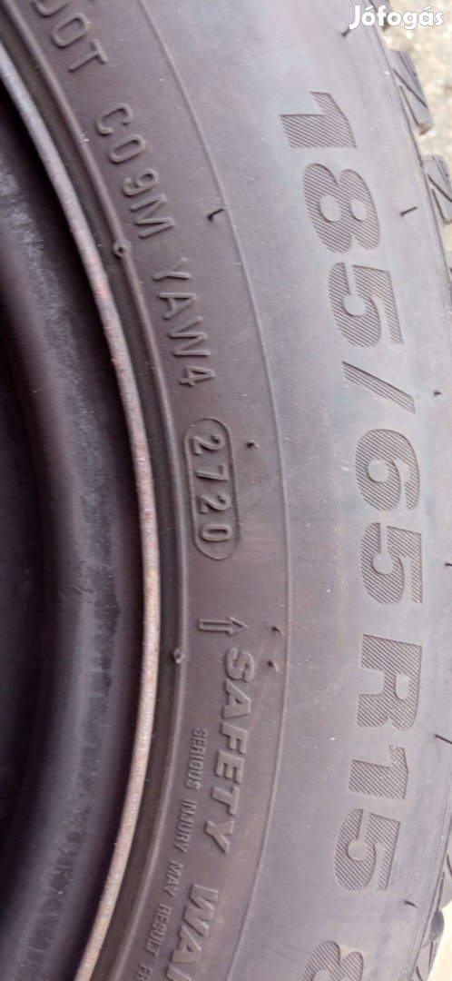 Téligumi 185/65R15 eladó felnivel