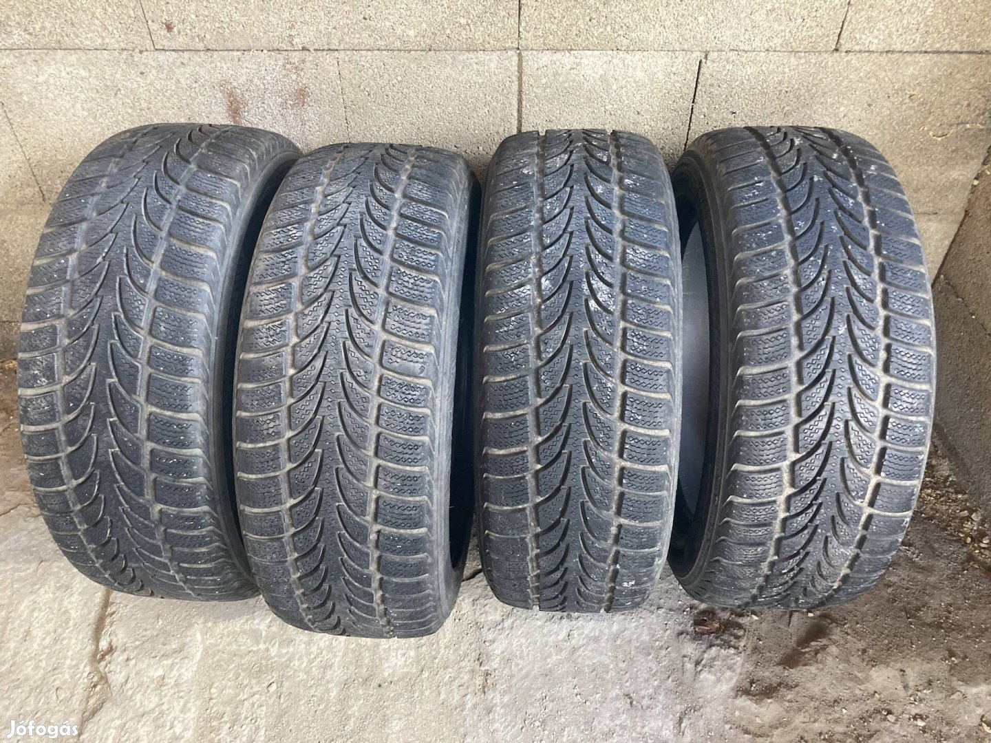 Téligumi 205/55 R16 eladó