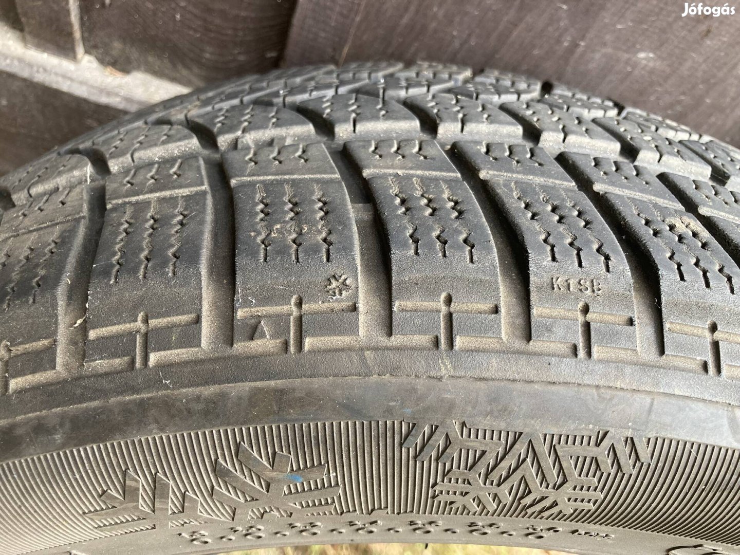 Téligumi 215/55R17
