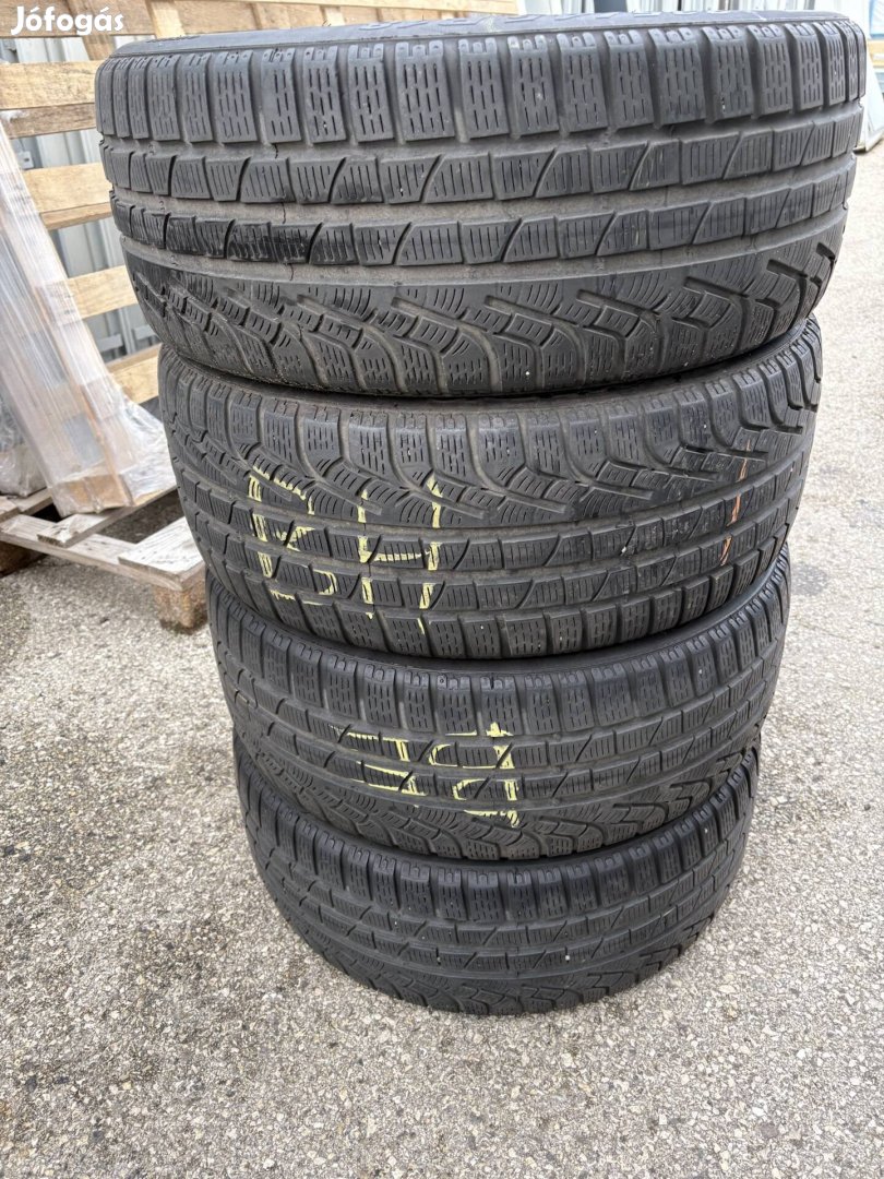 Téligumi 235//45 R18 