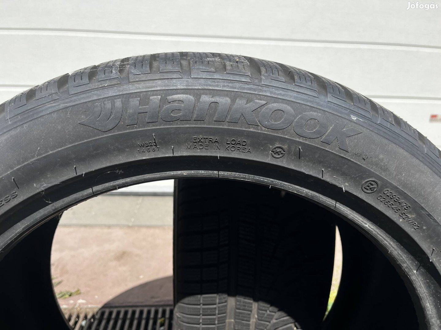 Téligumi 275/40R19