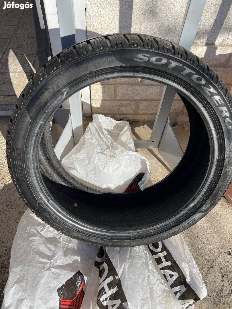 Téligumi Pirelli 225/40 R18"