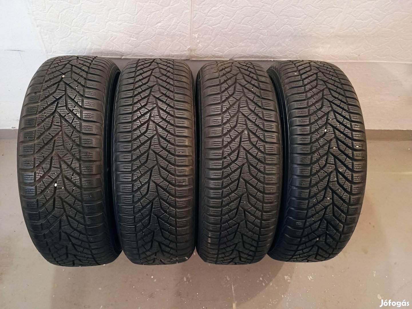 Téligumi Yokohama 215/60 R16 99H 4 db