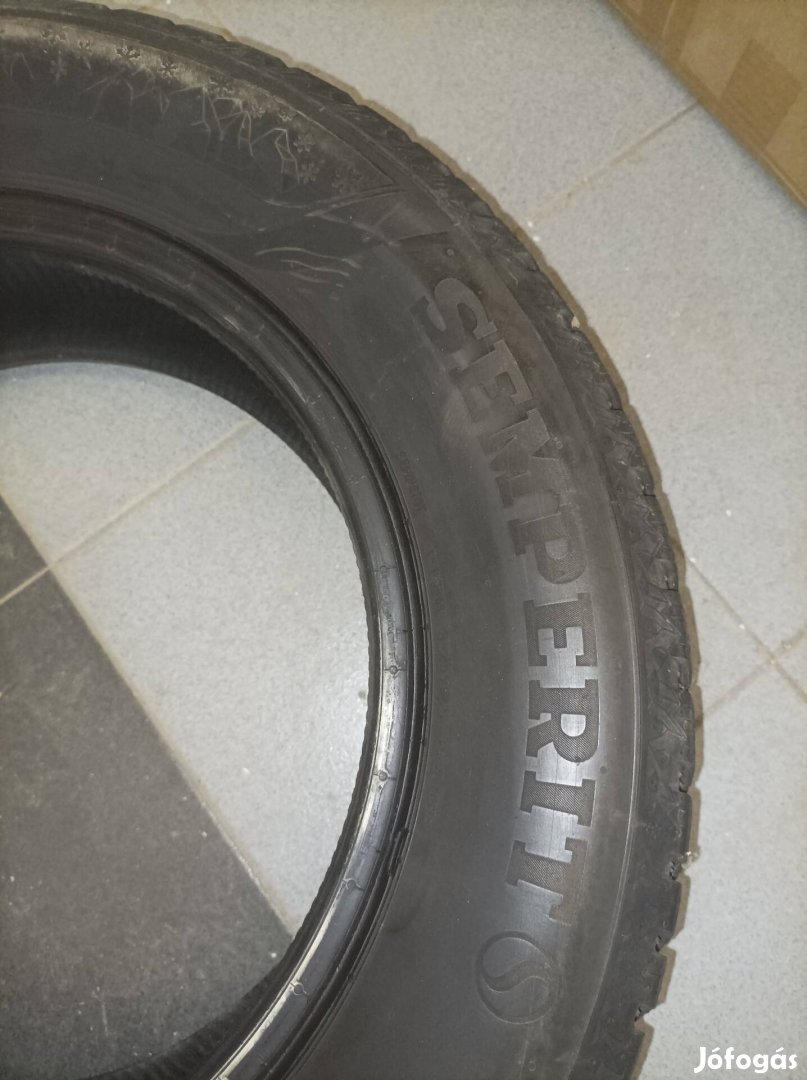 Téligumi, Semperit eladó 