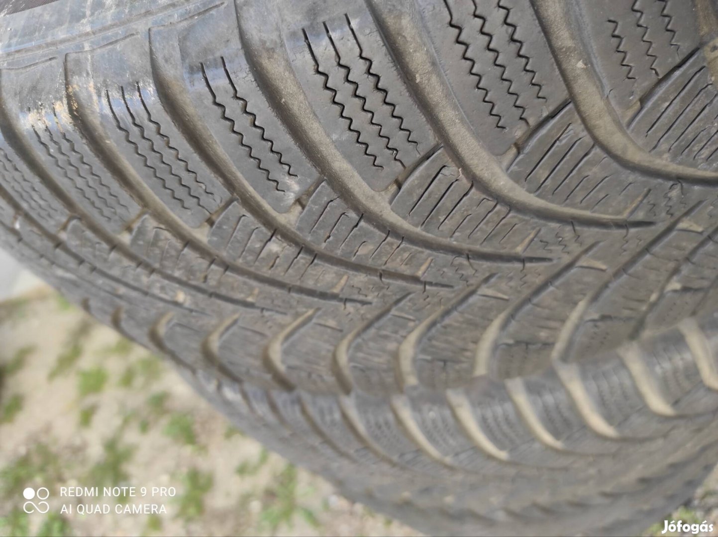 Téligumi eladó 4db