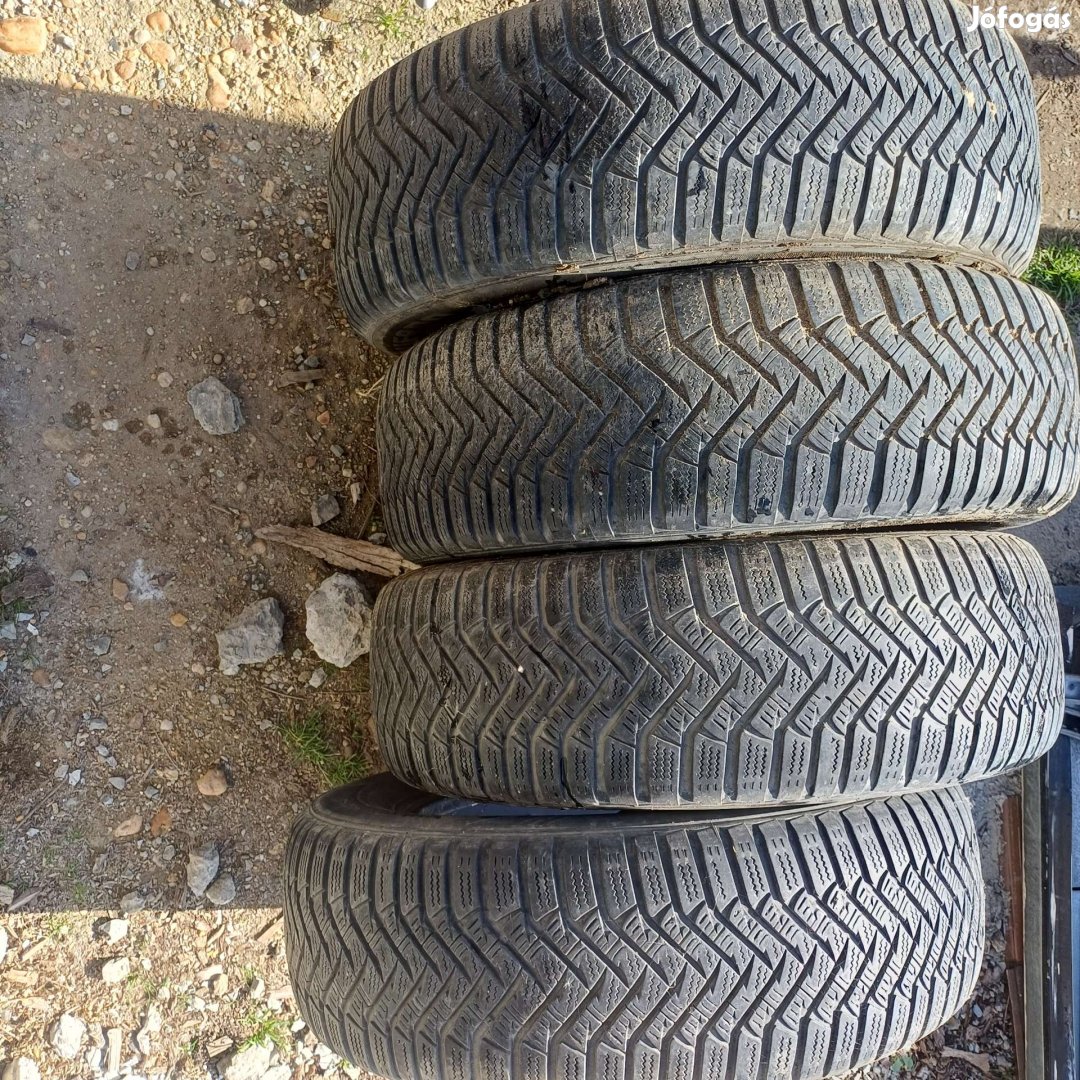 Téligumi garnitúra eladó 15"